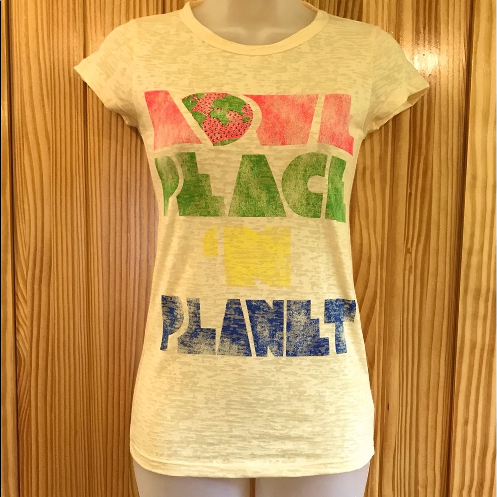 🎉4 Tops For $25🎉Vintage Yellow Graphic Tee